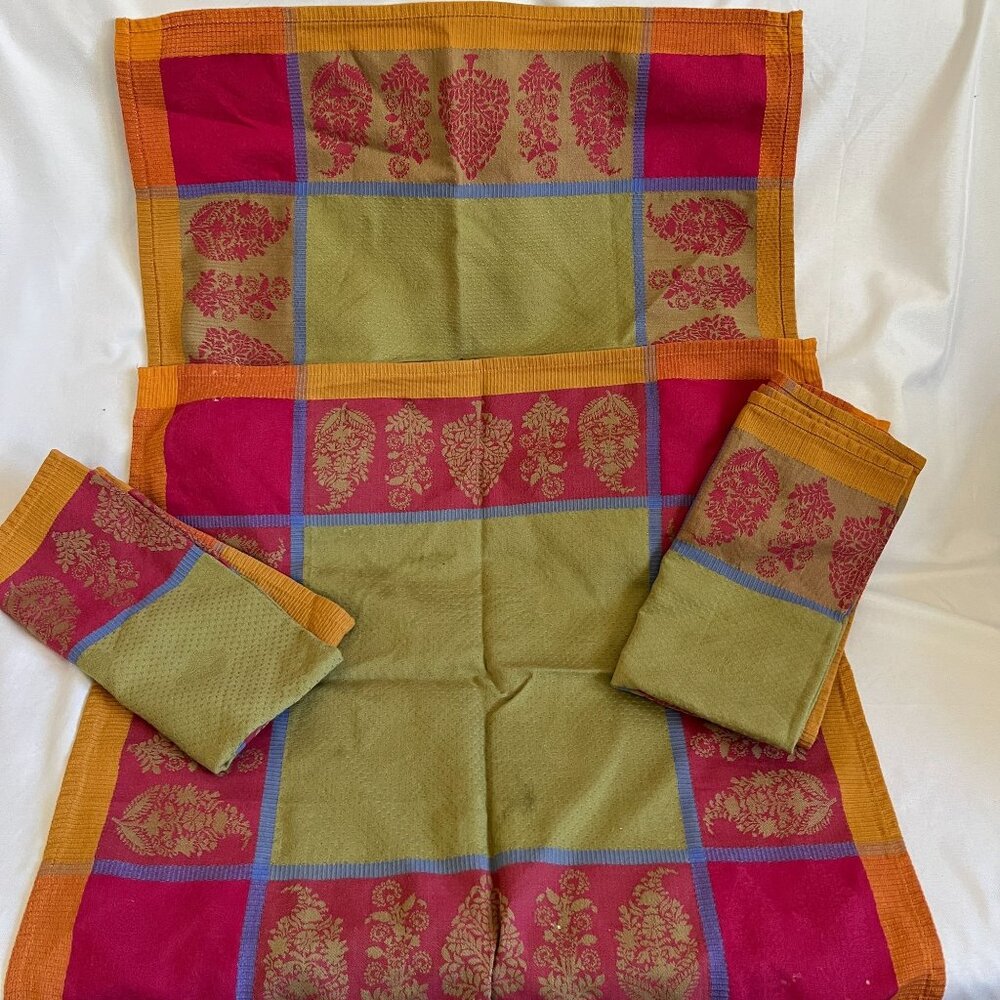 Vintage-Inspired Cotton Napkins Set Of 4 With Ornate Gold & Red Floral Design Fo